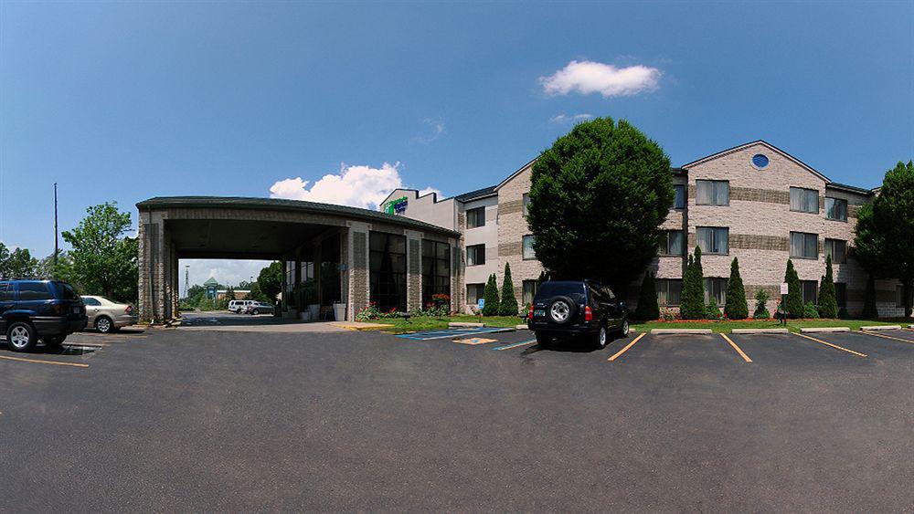 Candlewood Suites Grand Rapids Airport By Ihg Cascade Extérieur photo