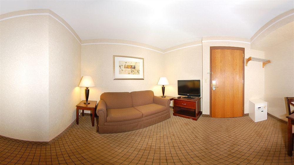 Candlewood Suites Grand Rapids Airport By Ihg Cascade Extérieur photo
