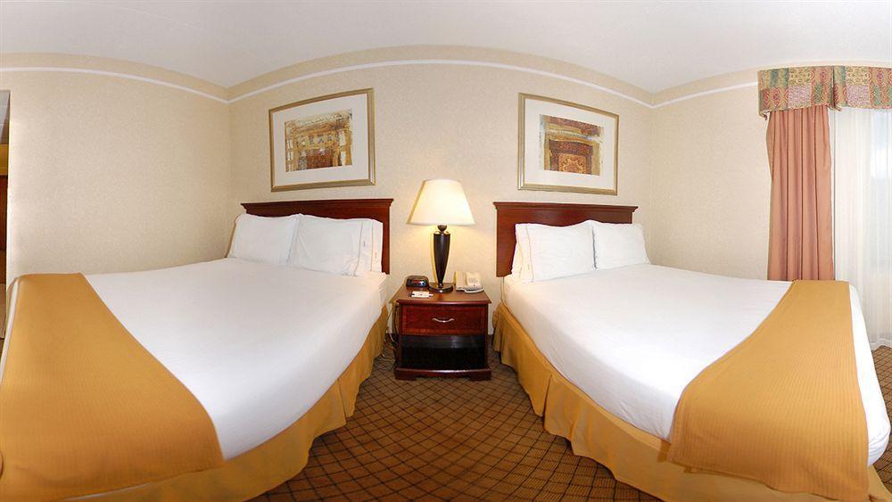 Candlewood Suites Grand Rapids Airport By Ihg Cascade Extérieur photo