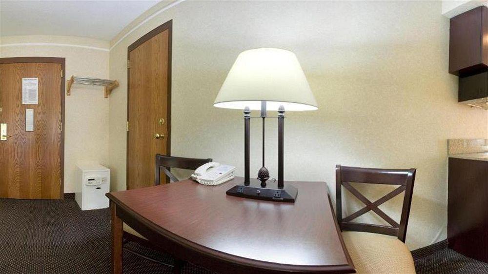 Candlewood Suites Grand Rapids Airport By Ihg Cascade Extérieur photo