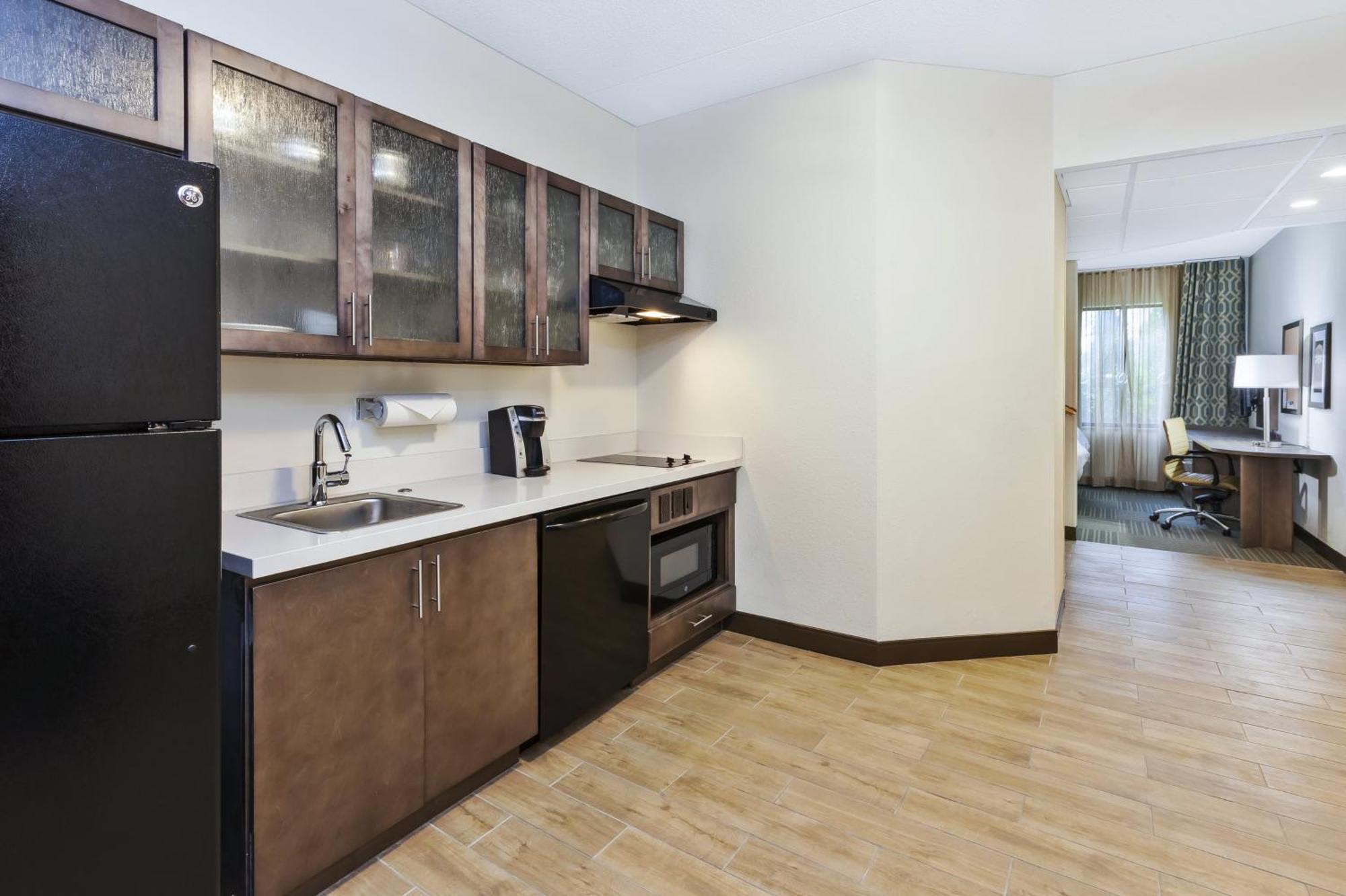 Candlewood Suites Grand Rapids Airport By Ihg Cascade Extérieur photo