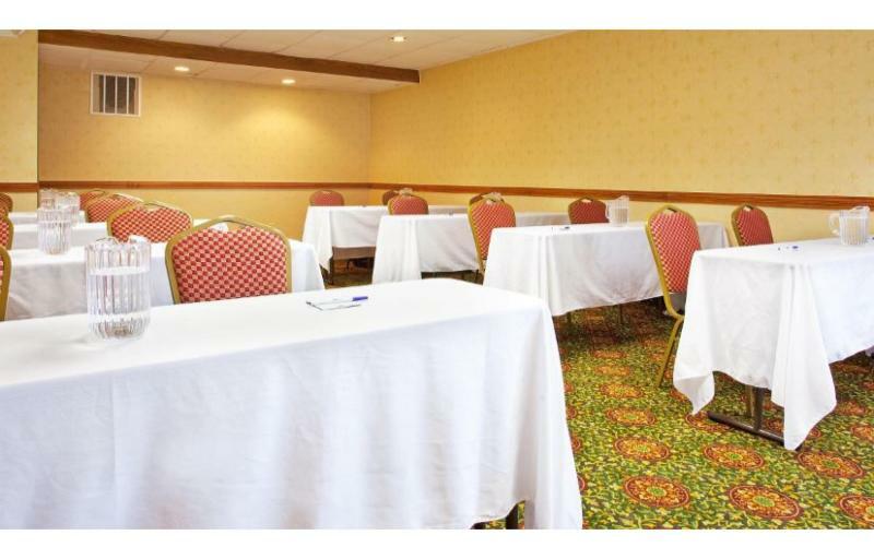 Candlewood Suites Grand Rapids Airport By Ihg Cascade Extérieur photo